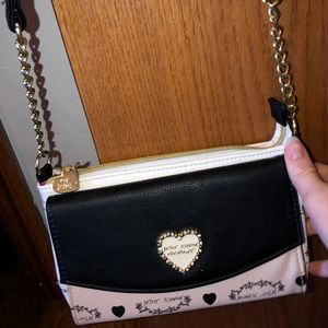 Betsey Johnson Crossbody Purse!